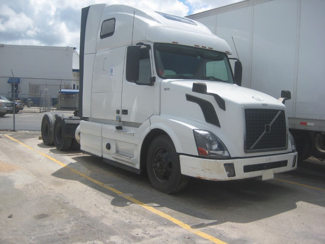 2015 VOLVO VN Series